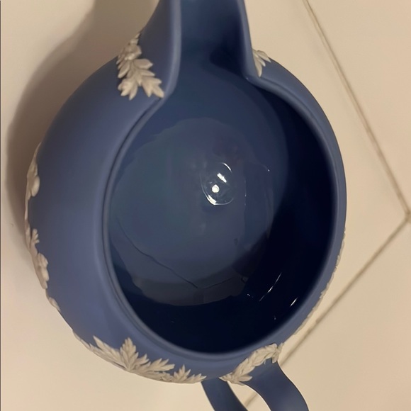 Vintage Wedgwood Blue and White Tea Set Jasperware made in England - Picture 5 of 7